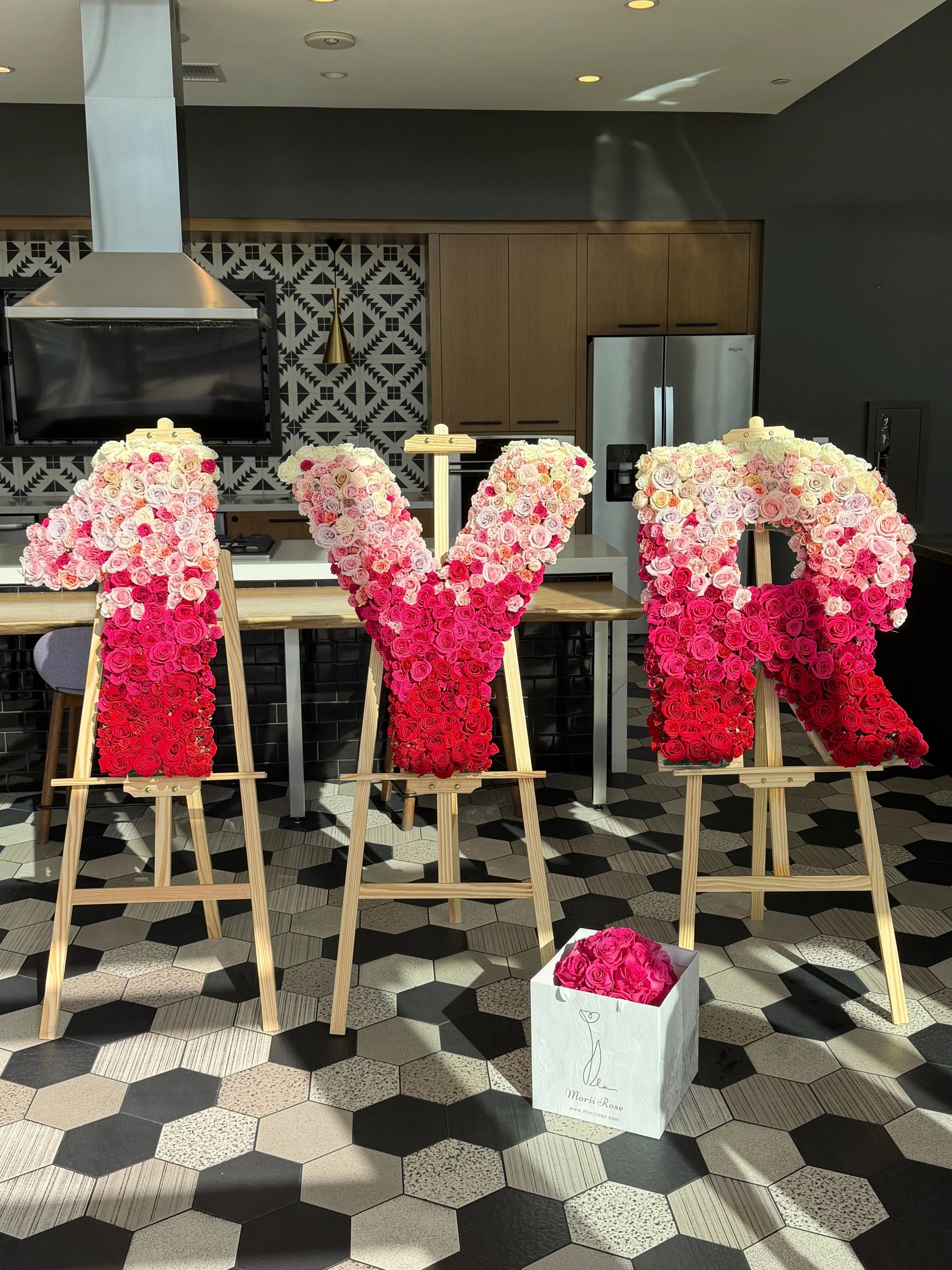 81cm gradient flower wooden plaque (nude pink, pink, fuchsia)