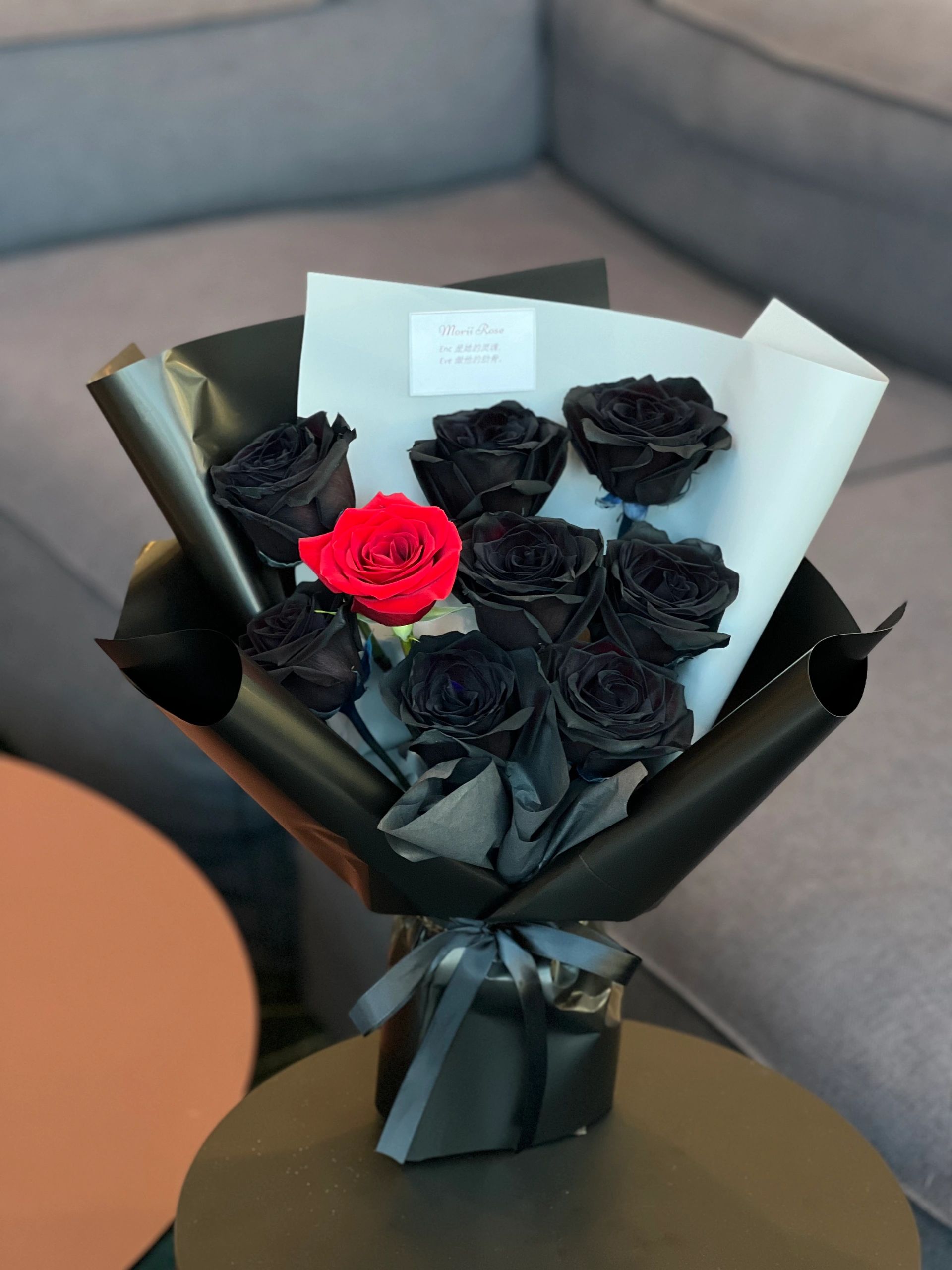 1 Red Rose&8 Black Rose