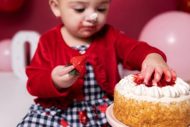 cake smash photoshoot in Edmonton