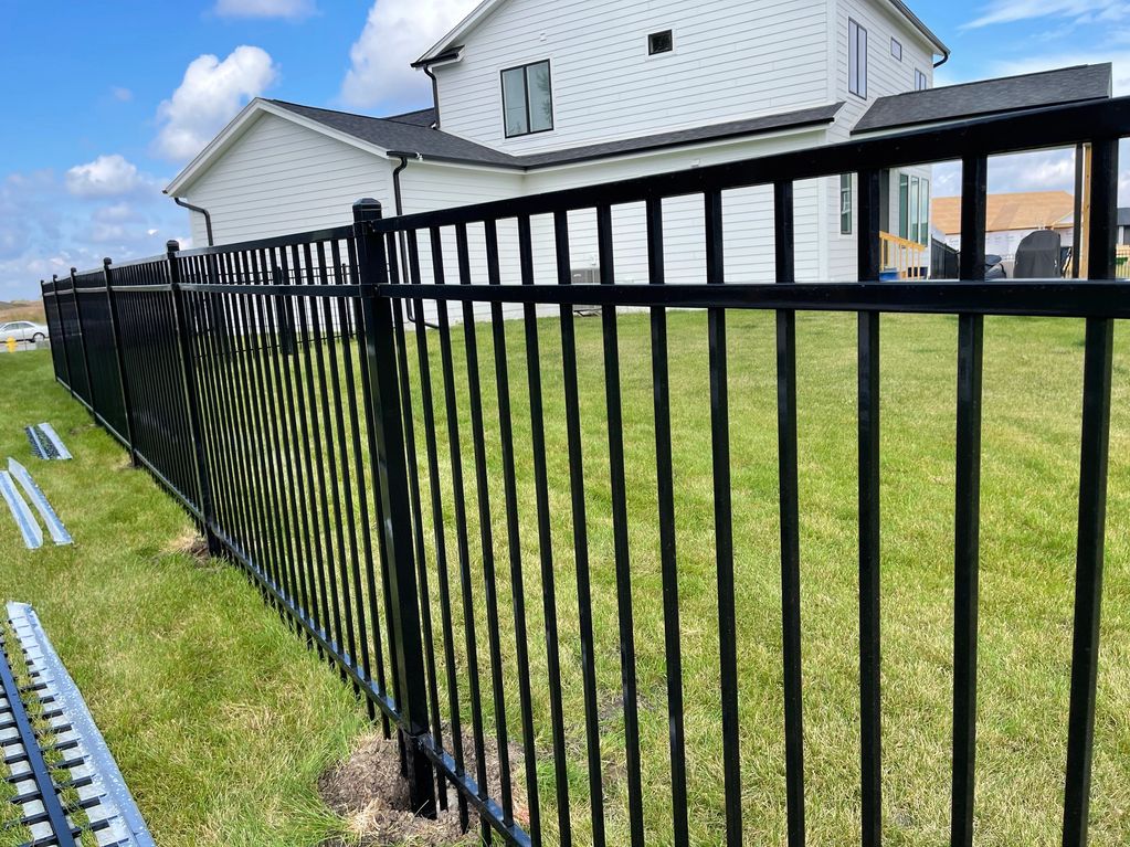 MONTAGE
Residential
Montage ornamental steel fence 