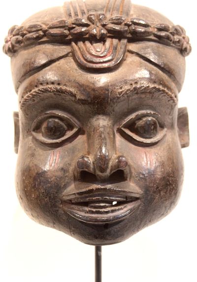 Bamileke Head, Cameroon. 
Merton Simpson Gallery; Private Collector, Miami, Florida.