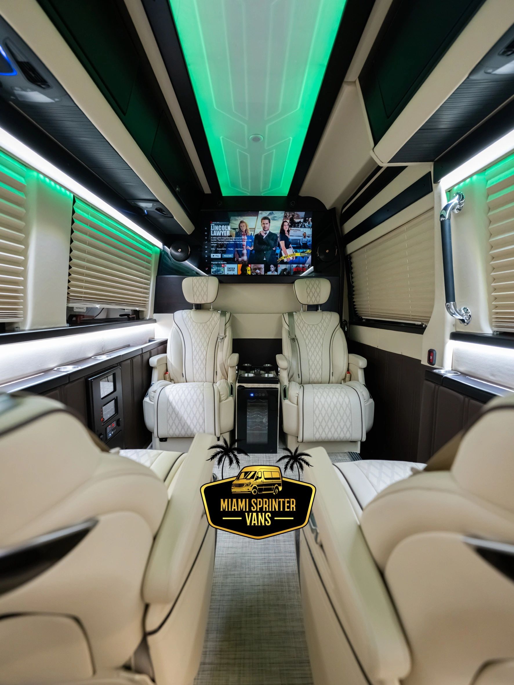 8 Passenger Diplomat Sprinter — photo 1
