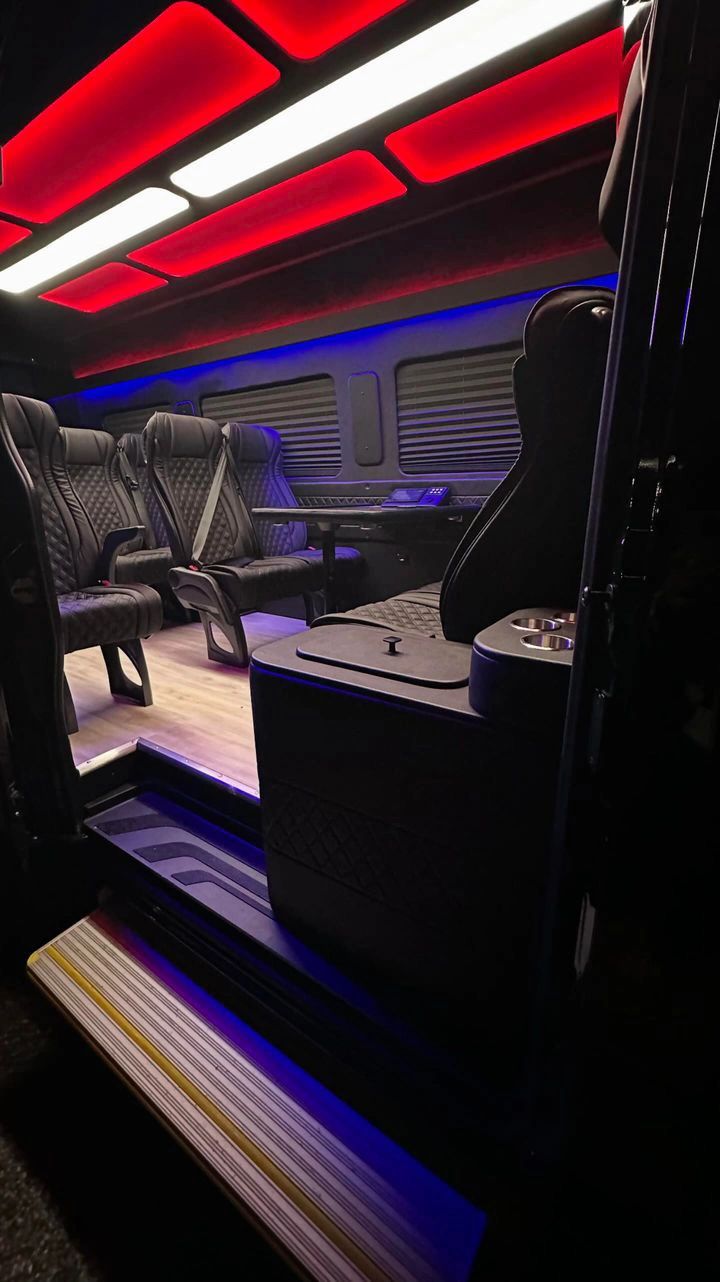 14 Passenger Executive Sprinter — photo 1