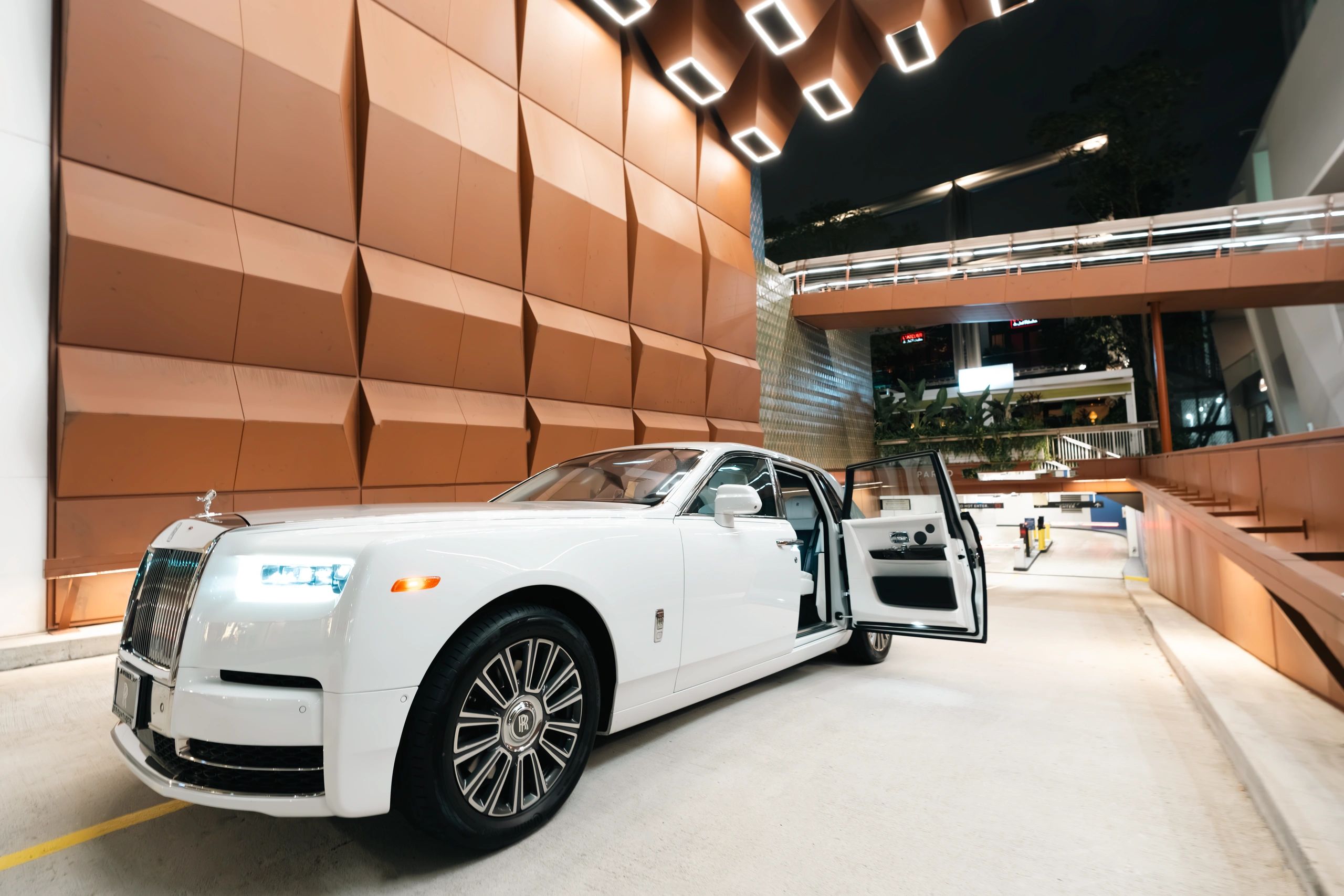 Rolls-Royce Phantom — photo 2