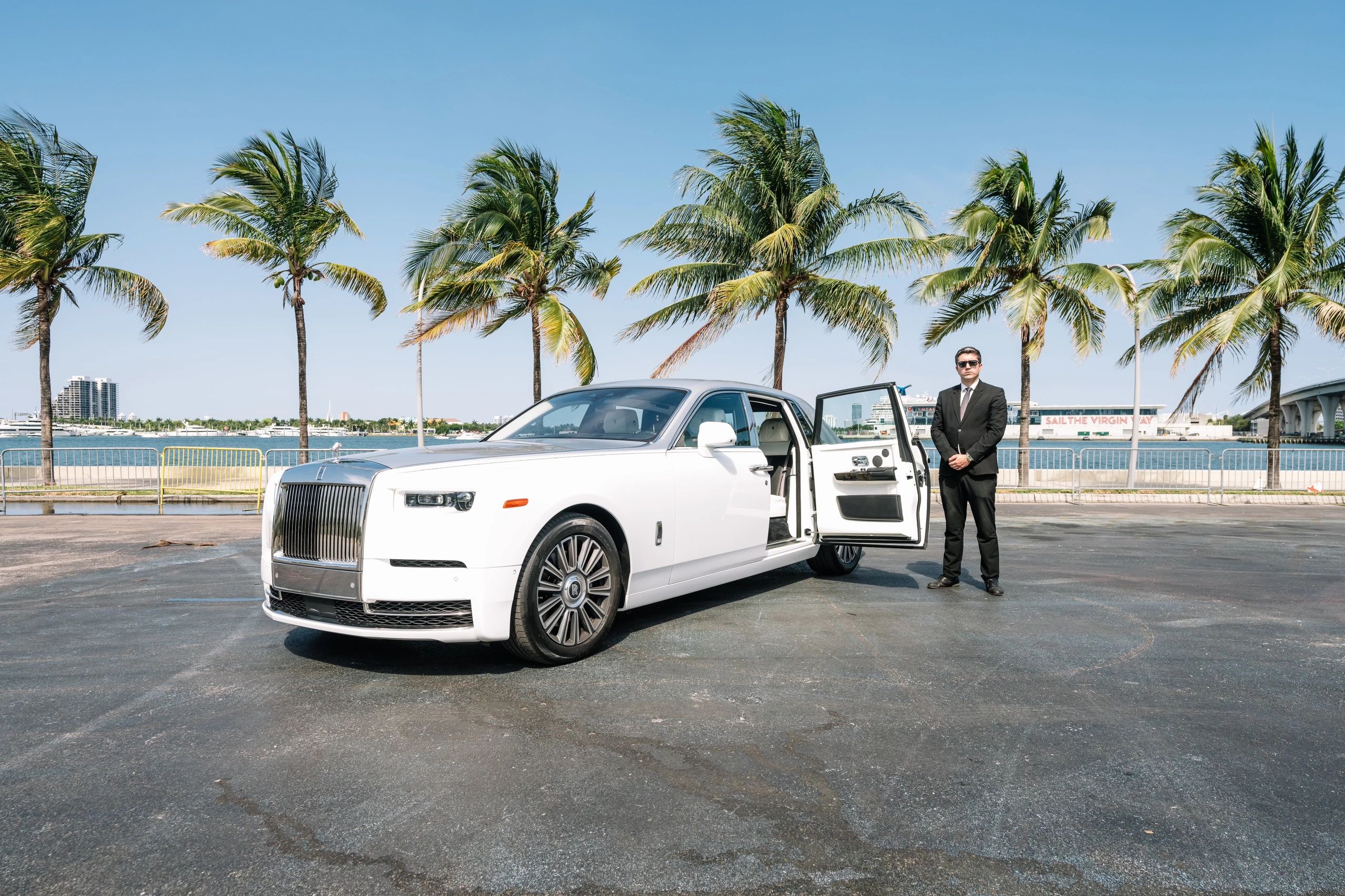 Rolls-Royce Phantom — photo 1