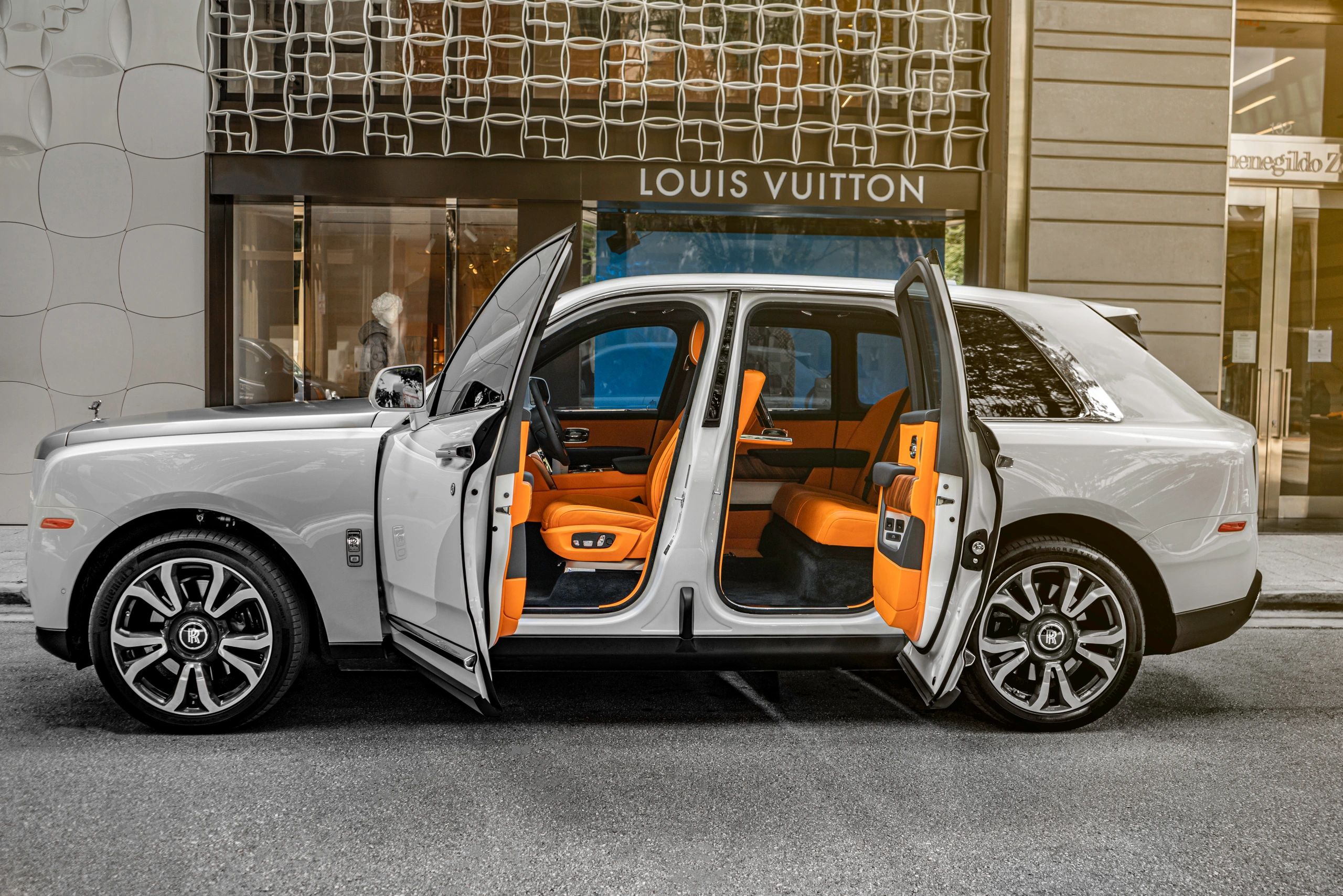 Rolls Royce Cullinan — photo 4