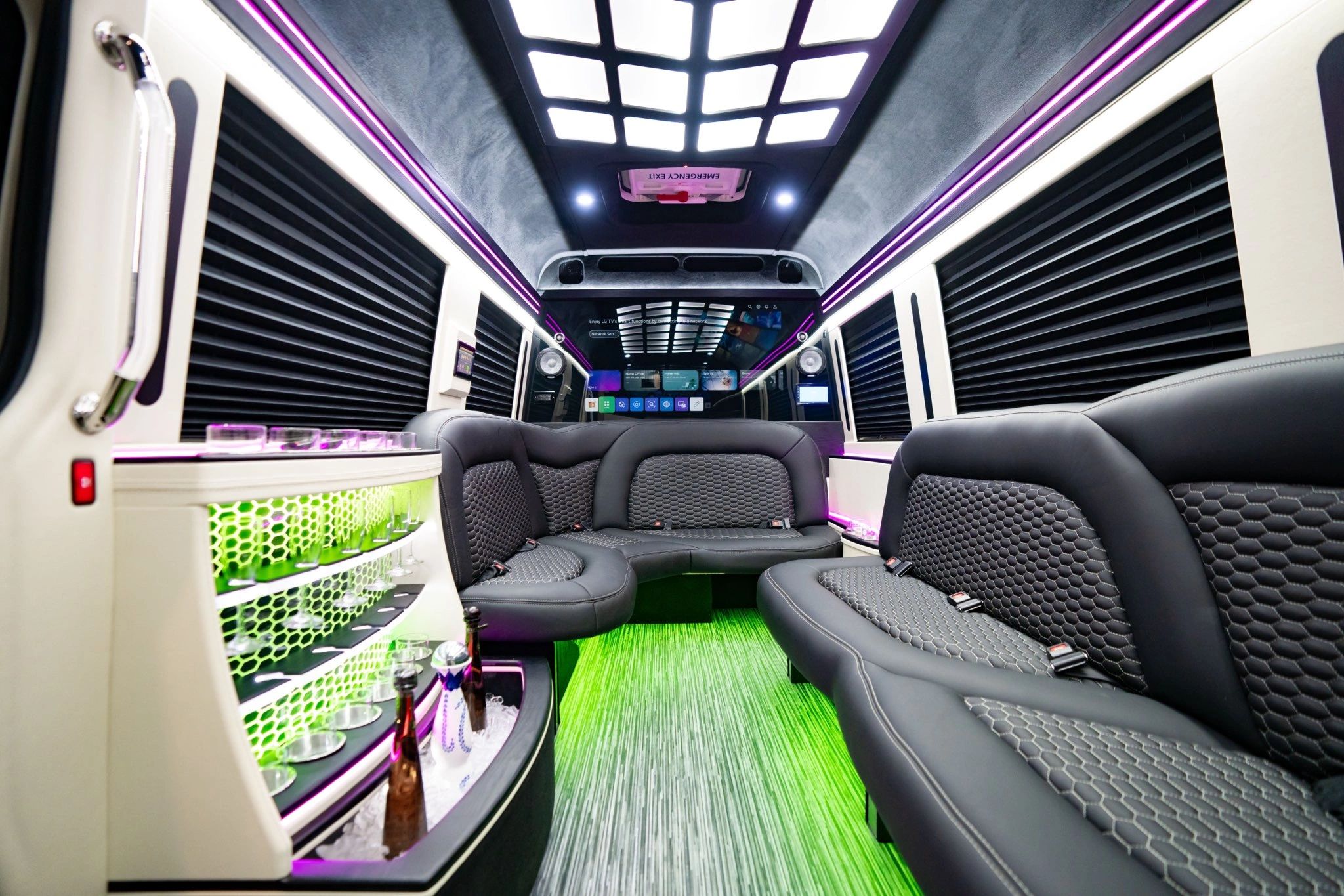 13 Passenger First-Class Sprinter Limo — photo 5