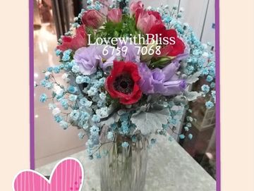 夢羅麗莎，白星花，淺紫桔梗，銀葉菊，玻璃瓶，歐洲花束，歐洲進口花束，進口花束