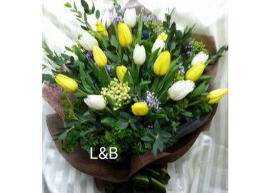 白色鬱金香，黃色鬱金香，小綠足球，紫星，歐洲花束，歐洲進口花束，進口花束