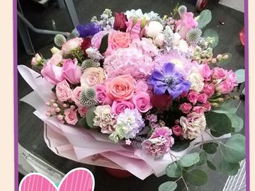 粉繡球花，桃紅玫瑰，粉紅玫瑰花，粉紅色富貴豆，小玫瑰，流星球，歐洲花束，歐洲進口花束，進口花束