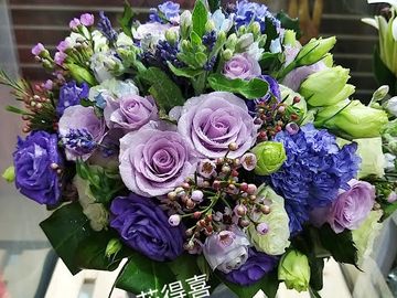 紫色玫瑰花，紫色風信子，桔梗花，臘梅，結婚手棒花，鮮花花球