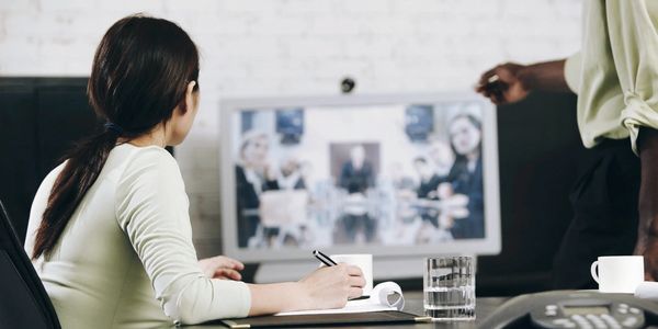 People viewing online meeting