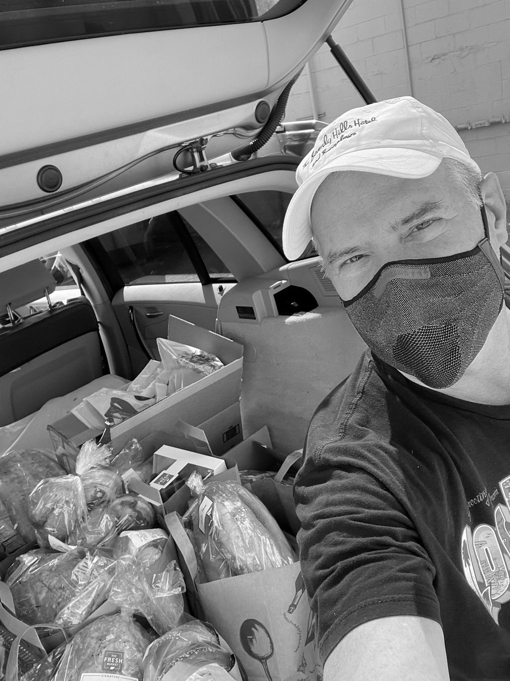 Working with Second Helpings Atlanta to distribute food to those in need.