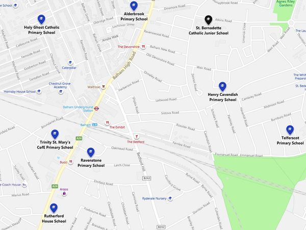 Map showing primary and junior schools in a local area with marked locations.
