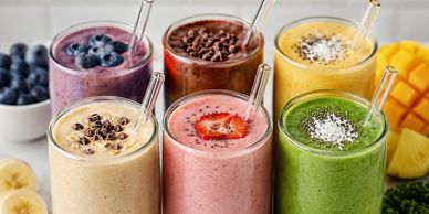 banana smoothie, strawberry smoothie, green smoothie, blueberry smoothie, chocolate smoothie peach