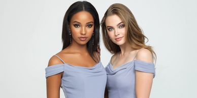 Blue bridesmaids dresses. 