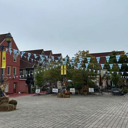 Stoudtburg Village plaza decorated for StoudtoberFest