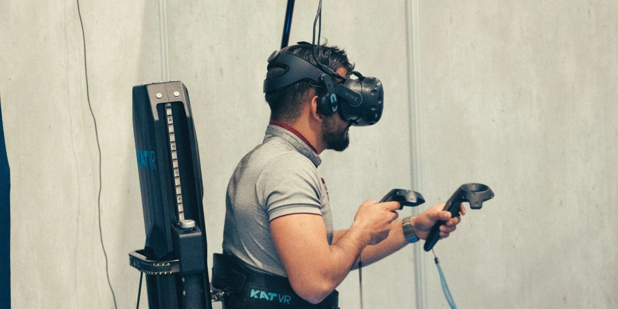 XR training for training institutions, use VR and AR to boost your training & certification programs