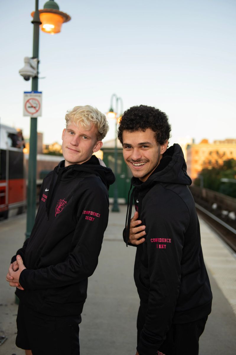 does nike therma fit run small