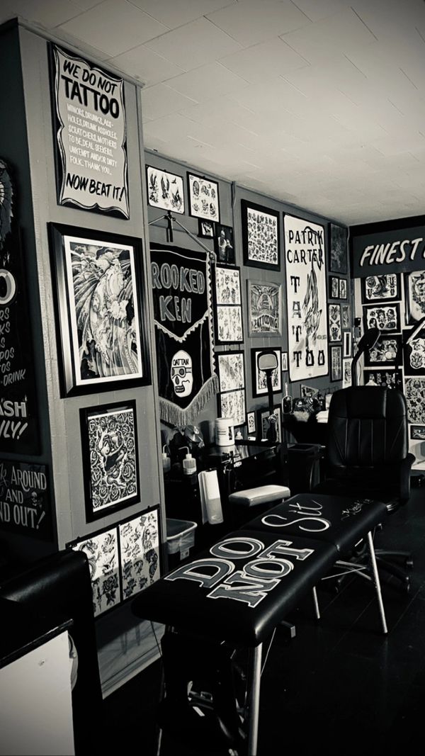 black anchor tattoo parlor