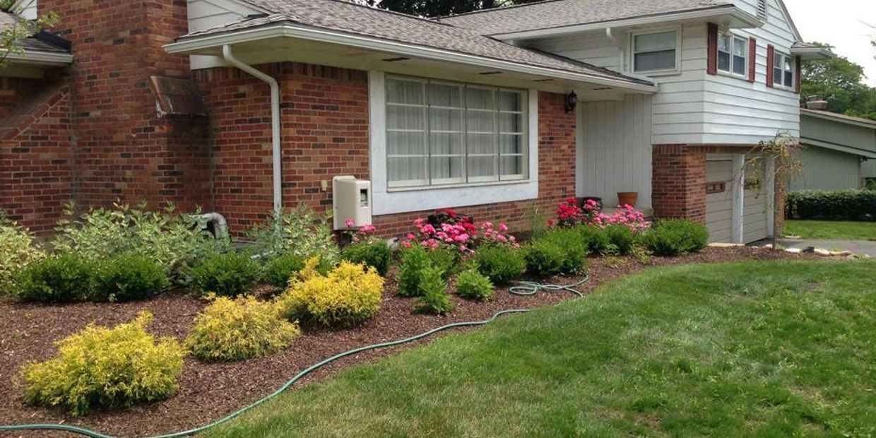 Mulch, mulching, landscape, home, lawn care, plants, bushes, shrubs, maintenance, yard, outdoor 