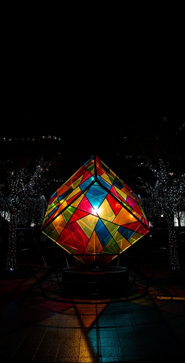 canary wharf 
lights
colour
night time