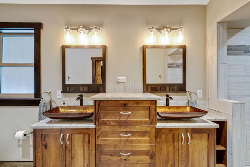 Ensuite bathroom to main bedroom