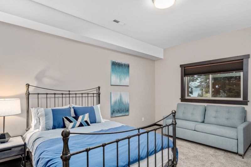 Downstairs bedroom with pullout couch