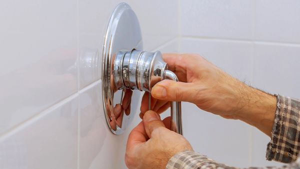 Tucson's Best Bathtub and shower faucet Repair