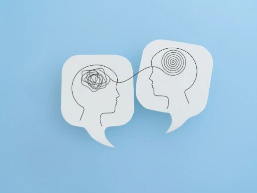 Two speech bubbles showing tangled and clear thoughts connected.