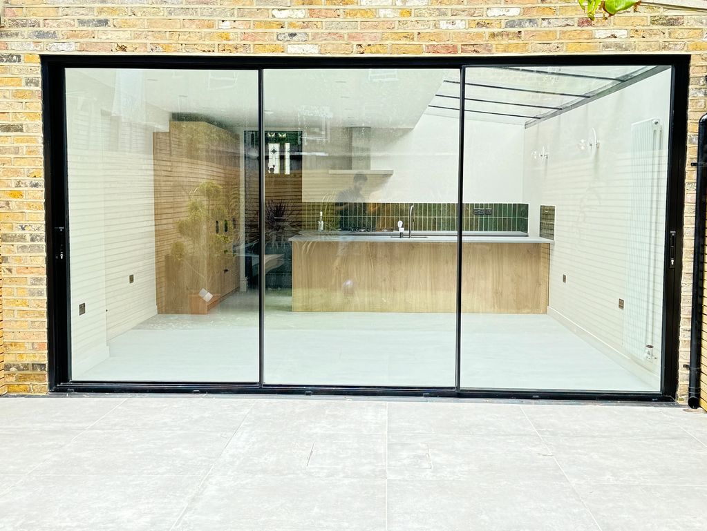 Slimline sliding doors 