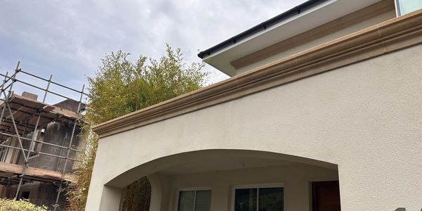 Bright and clean render after professional cleaning, highlighting its renewed and fresh appearance.
