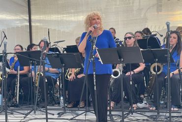 Cami Thompson with Sapphire Jazz ensemble at the J Resort