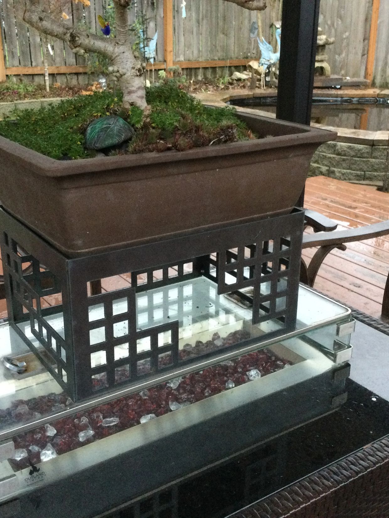 Artistic plant stand