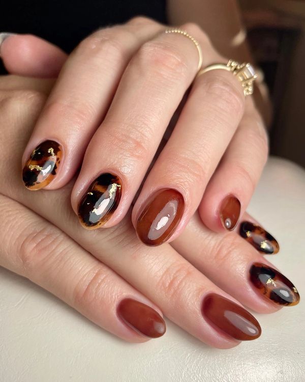 Tortoise nail art design