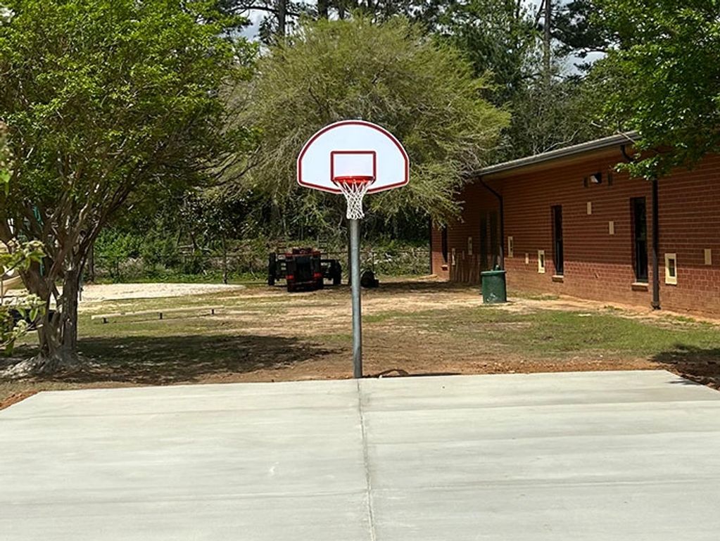 Basketball goal