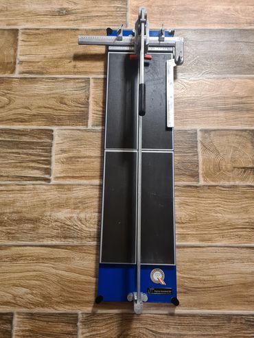 Mietservice Fliesenschneider
Vermietung eines hochwertigen Fliesenschneiders (z. B. TopLine 920).