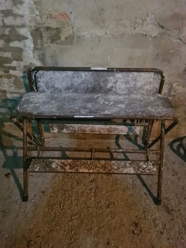 müba Klappböcke 2 Stück
Höhe 0,70 m Auftritt 100 x 25 cm  
wetterfester Stufenbelag
Breite 1,10 m