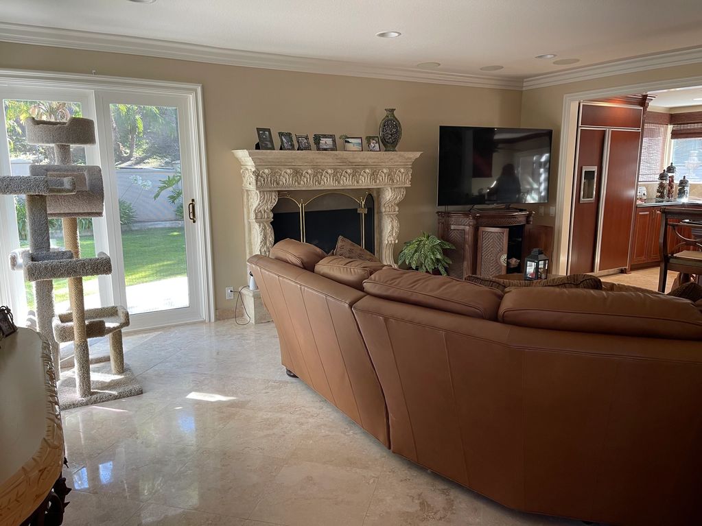 Before staging family room