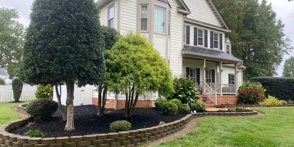  landscaping lawn care lawn service shrub trimming tree trimming mulch flower beds