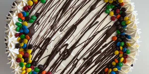 NikNak's Ice cream cake with m&ms
