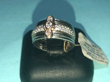 18ct gold set hand-made 65-stone Diamond-set ring 
SN 3148-2