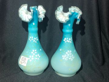 Victorian satin glass pair of vases
SN 5006-38