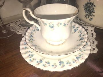 ROYAL Albert Memory Lane c/s/p