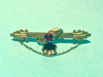 Australian 9ct gold paste-set brooch c1890-1910
pendant bell and chain
SN 3017-4