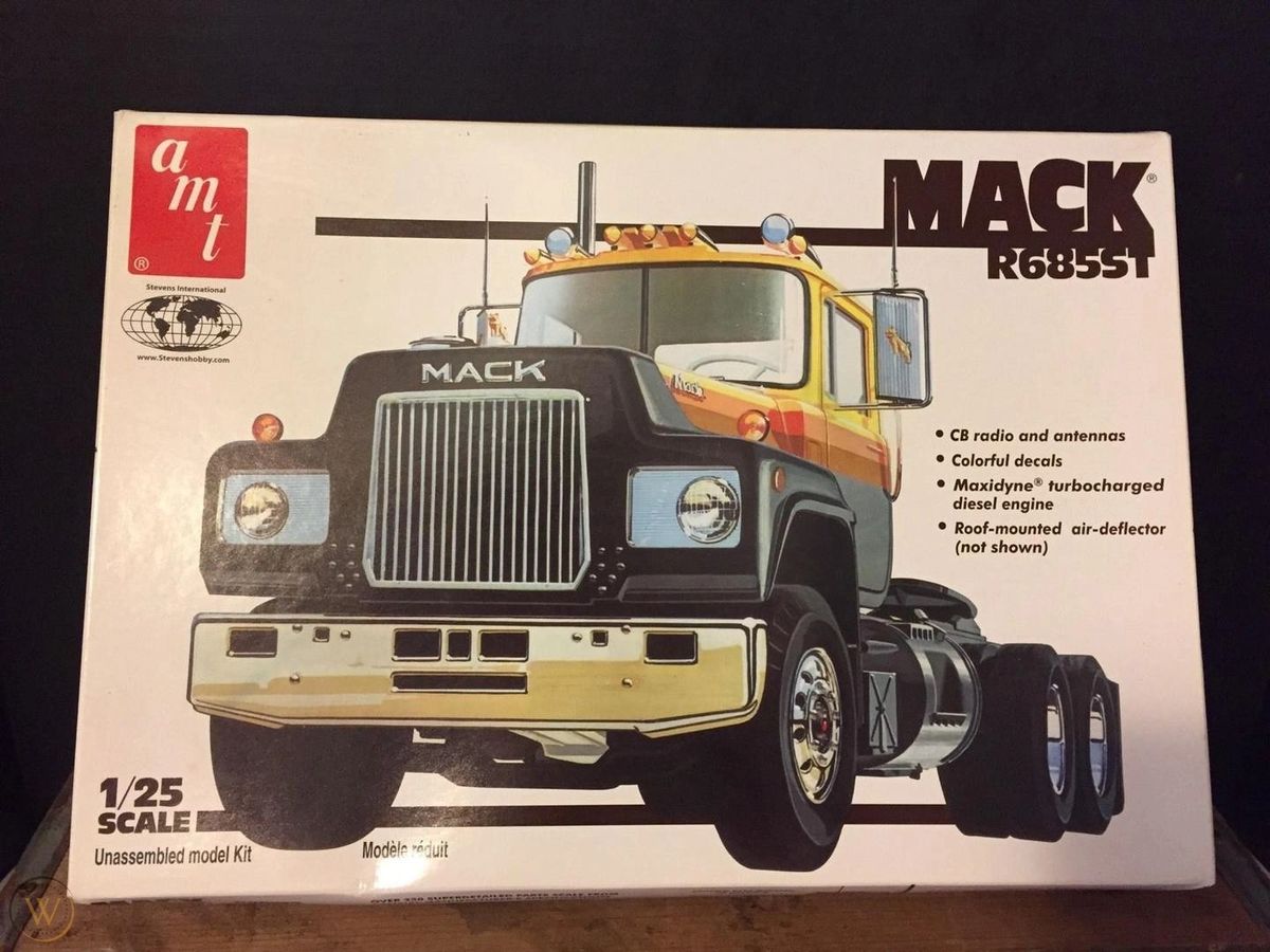 AMT MACK R685ST MODEL TRUCK KIT