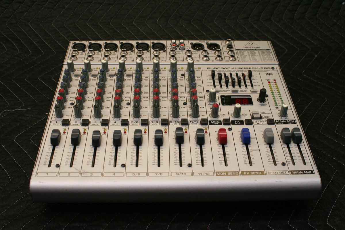 Behringer Eurorack UB1222FXPRO Audio Mixer