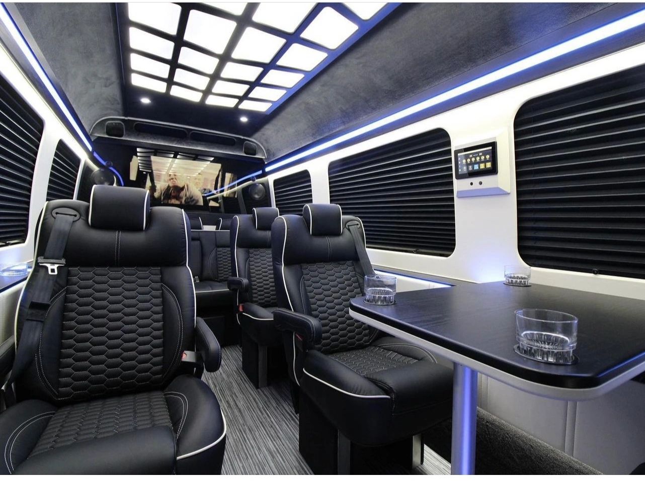 Premier Luxury Transportation - 𝐀𝐢𝐫𝐩𝐨𝐫𝐭 𝐓𝐫𝐚𝐧𝐬𝐟𝐞𝐫, 𝐂𝐡𝐚𝐫𝐭𝐞𝐫𝐬, 𝐒𝐞𝐫𝐯𝐢𝐜𝐞