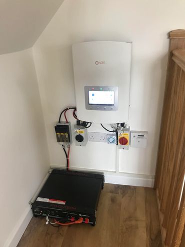 Solis PV inverter with Pylontek batteries