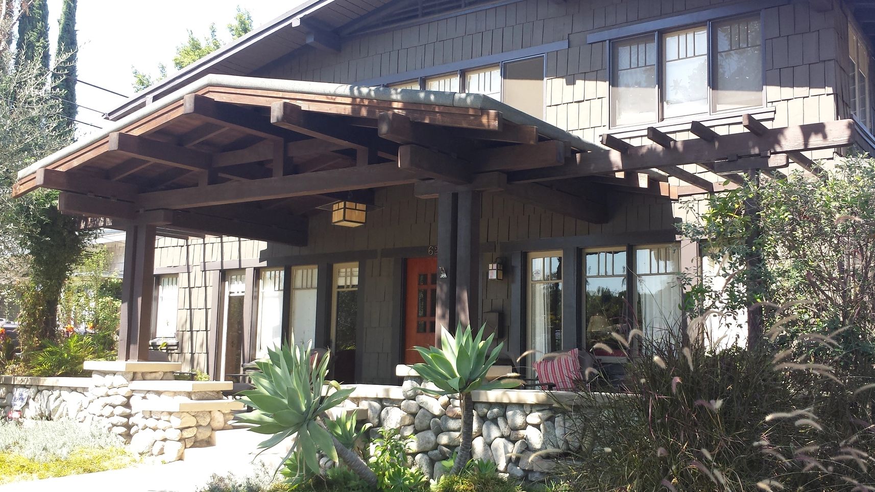 Craftsman home remodeling contractor historic restoration. Bathroom remodel. Los Angeles, Pasadena 